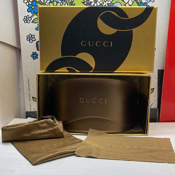Brand new a Gucci Large Sunglass case - Picture 4 of 7